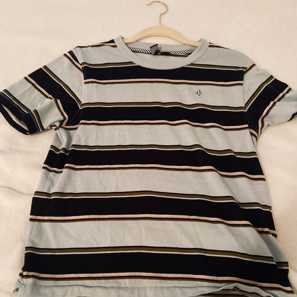 • VOLCOM mens/womens stripe CREW T-SHIRT SHORTSLEEVE. Size Medium/ 12.